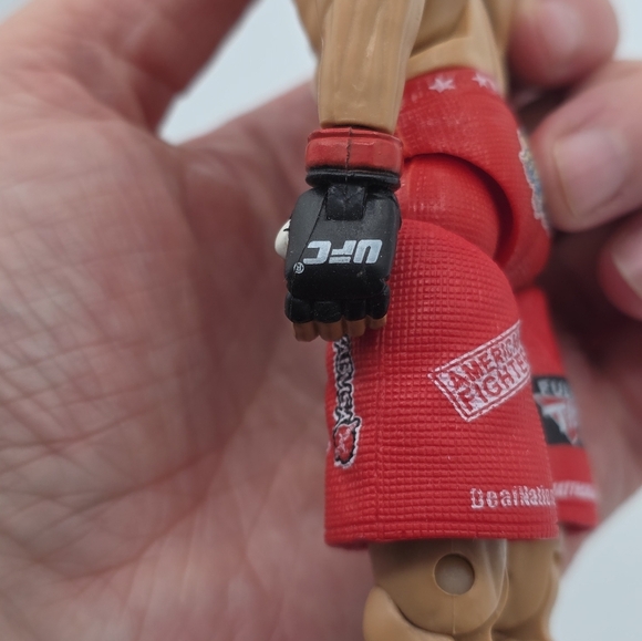 UFC Deluxe Matt Hamil Action Figure - Picture 8 of 9